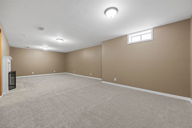 1244 29th Street NE, Cedar Rapids, IA 52402