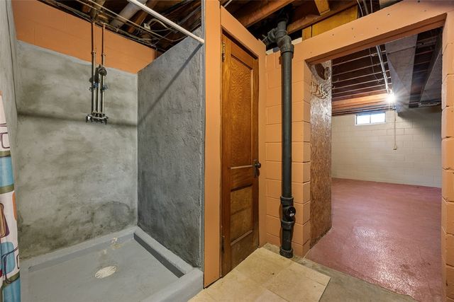 1244 29th Street NE, Cedar Rapids, IA 52402