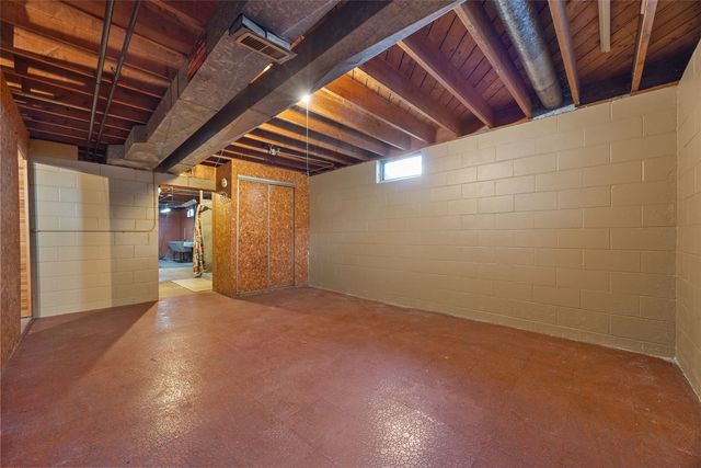 1244 29th Street NE, Cedar Rapids, IA 52402