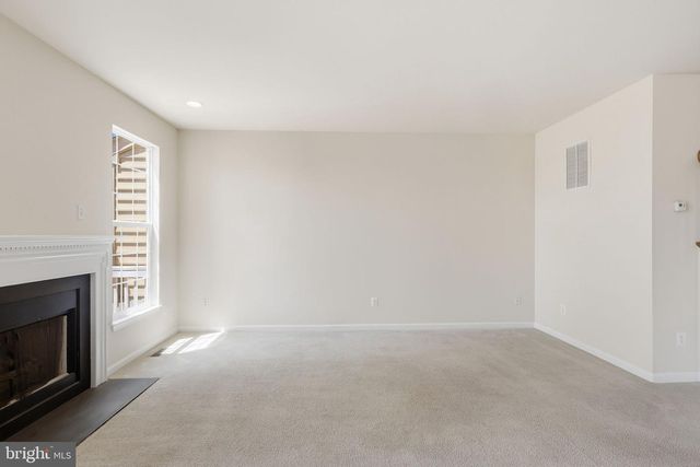 19617 EDGEMONT SQ, Ashburn, VA 20147