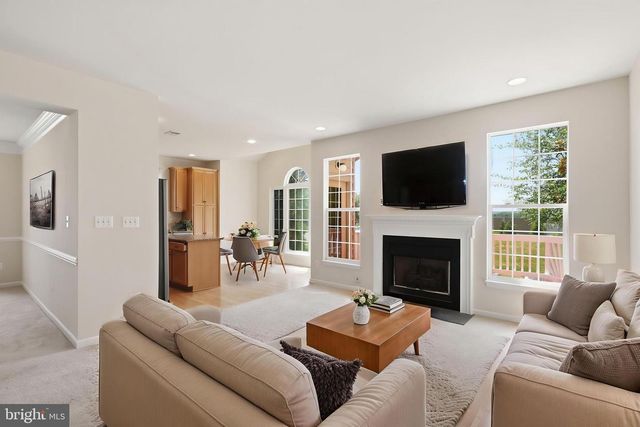 19617 EDGEMONT SQ, Ashburn, VA 20147