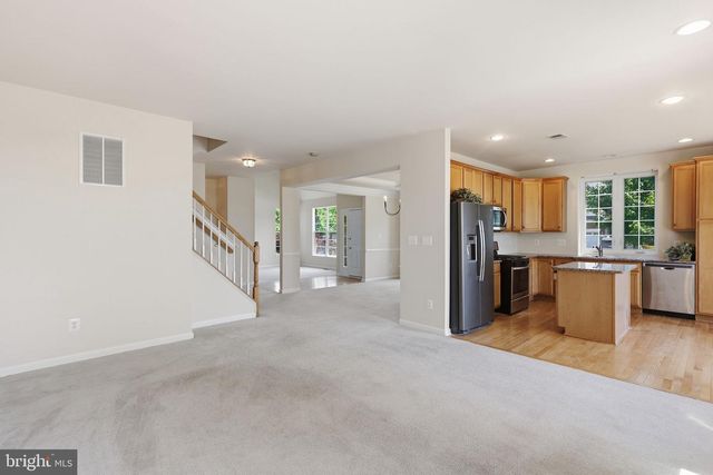 19617 EDGEMONT SQ, Ashburn, VA 20147