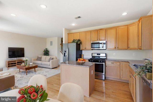 19617 EDGEMONT SQ, Ashburn, VA 20147