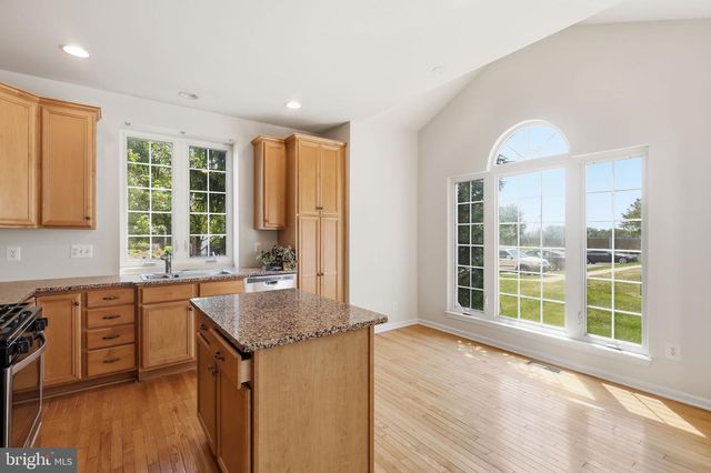 19617 EDGEMONT SQ, Ashburn, VA 20147