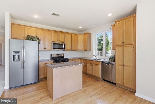 19617 EDGEMONT SQ, Ashburn, VA 20147