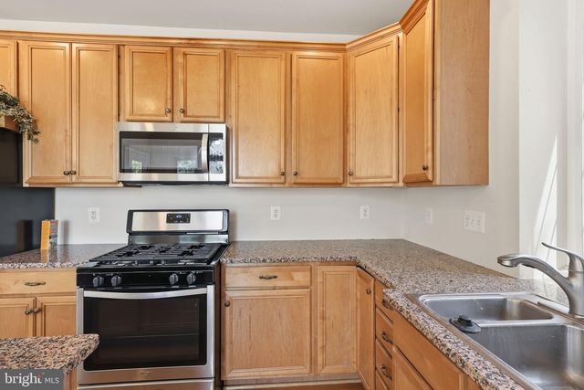19617 EDGEMONT SQ, Ashburn, VA 20147