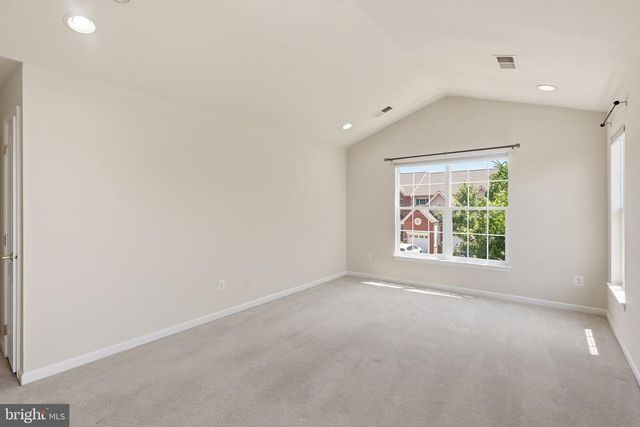 19617 EDGEMONT SQ, Ashburn, VA 20147