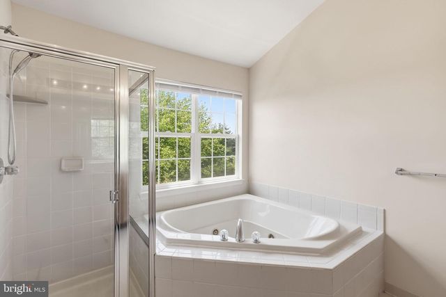 19617 EDGEMONT SQ, Ashburn, VA 20147