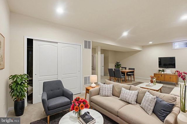 19617 EDGEMONT SQ, Ashburn, VA 20147