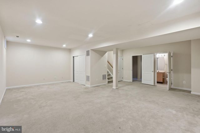 19617 EDGEMONT SQ, Ashburn, VA 20147