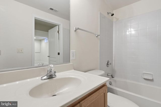 19617 EDGEMONT SQ, Ashburn, VA 20147