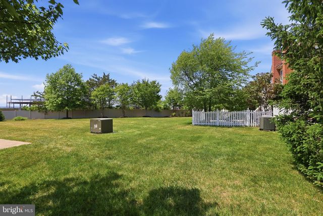 19617 EDGEMONT SQ, Ashburn, VA 20147