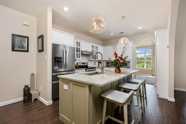 914 Challenger, Lakeway, TX 78734