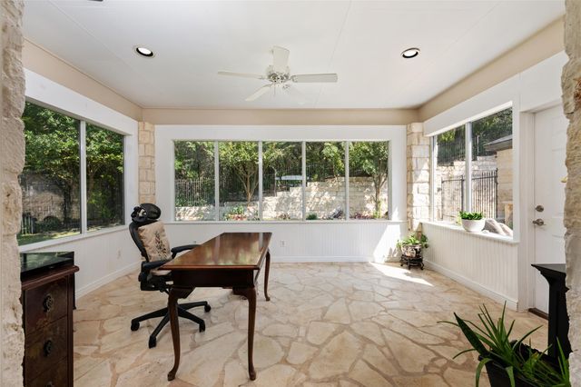 914 Challenger, Lakeway, TX 78734
