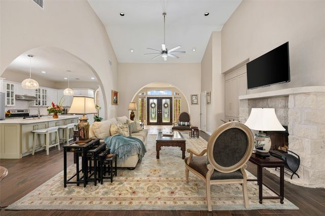 914 Challenger, Lakeway, TX 78734