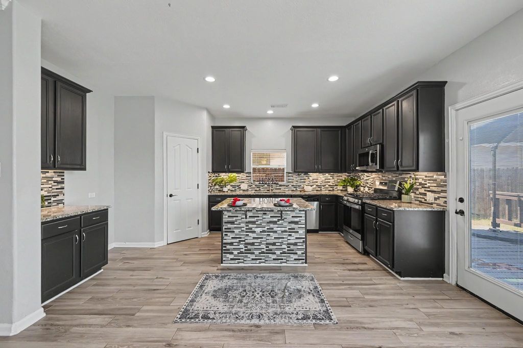 8122 Hardy Elm Street, Spring, TX 77379