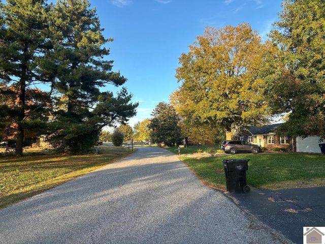 140 Charlotte Ann, Paducah, KY 42001