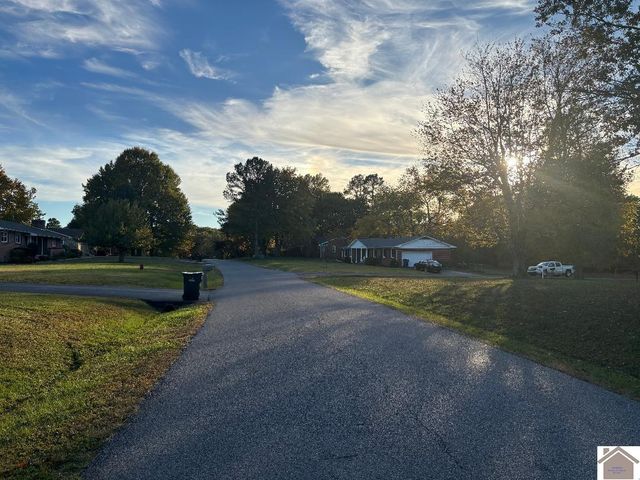 140 Charlotte Ann, Paducah, KY 42001