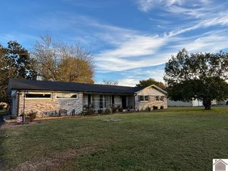 140 Charlotte Ann, Paducah, KY 42001