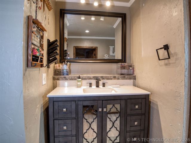 3487 Edge Road, Kingston, OK 73439