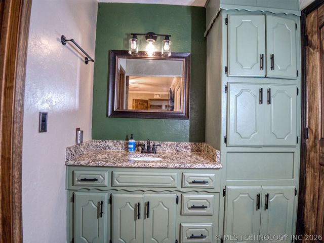 3487 Edge Road, Kingston, OK 73439