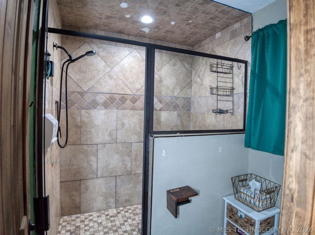 3487 Edge Road, Kingston, OK 73439