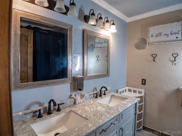 3487 Edge Road, Kingston, OK 73439