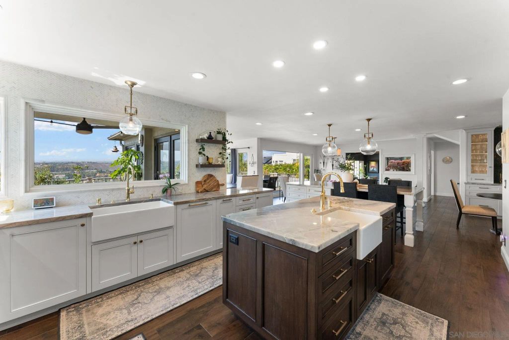 Image 16 of property listing at 4136 Palisades Road, San Diego, CA 92116