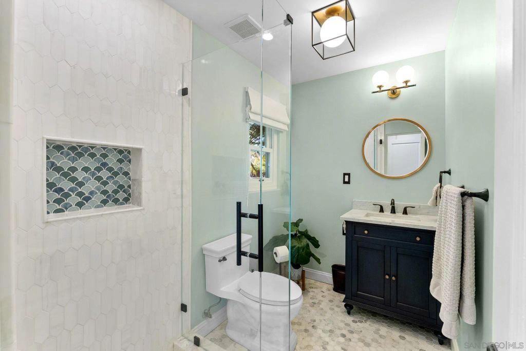 Image 25 of property listing at 4136 Palisades Road, San Diego, CA 92116