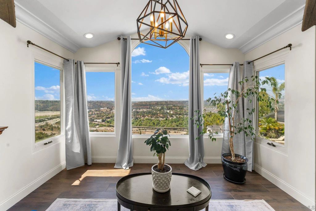 Image 28 of property listing at 4136 Palisades Road, San Diego, CA 92116