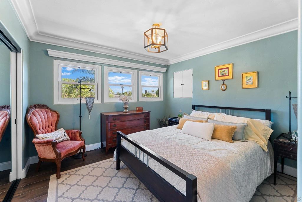 Image 37 of property listing at 4136 Palisades Road, San Diego, CA 92116