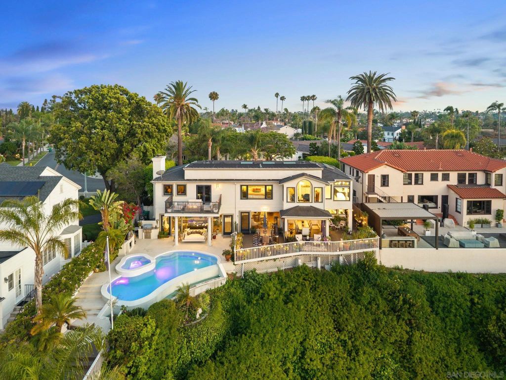 Image 42 of property listing at 4136 Palisades Road, San Diego, CA 92116