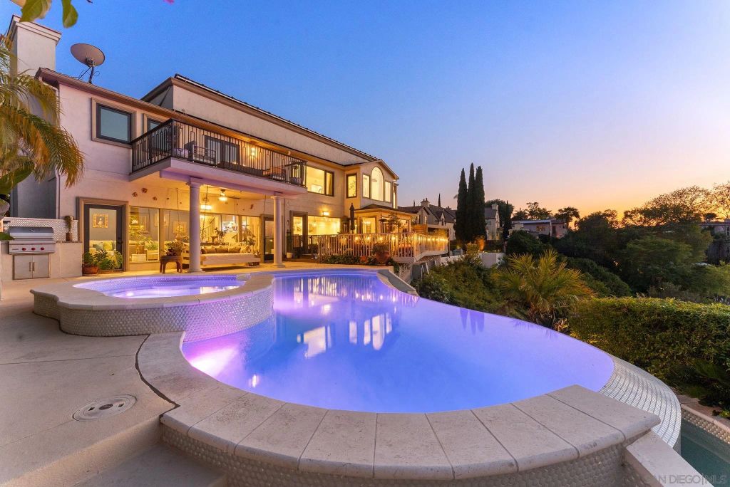 Image 43 of property listing at 4136 Palisades Road, San Diego, CA 92116