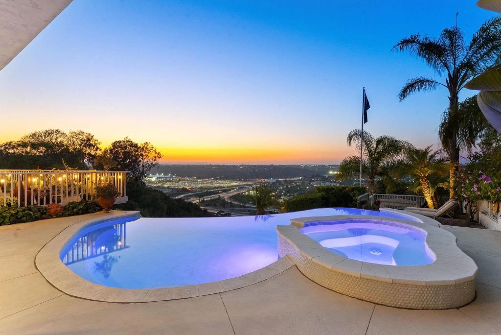 Image 44 of property listing at 4136 Palisades Road, San Diego, CA 92116