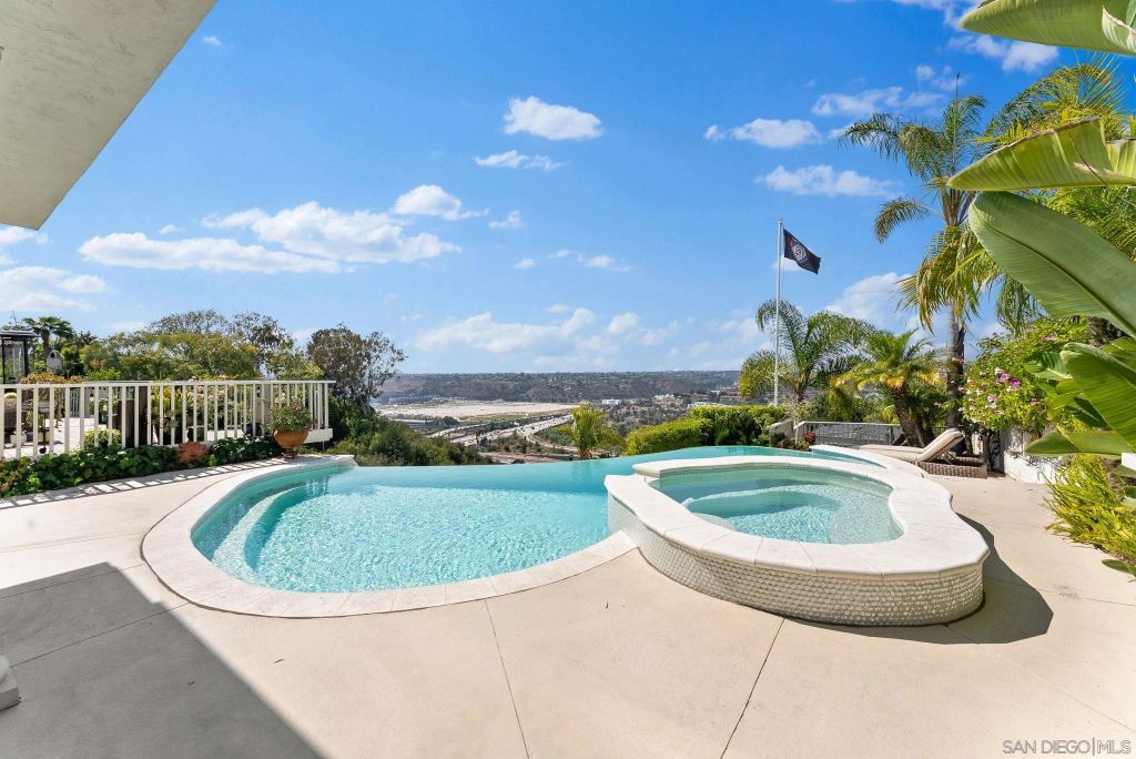Image 45 of property listing at 4136 Palisades Road, San Diego, CA 92116