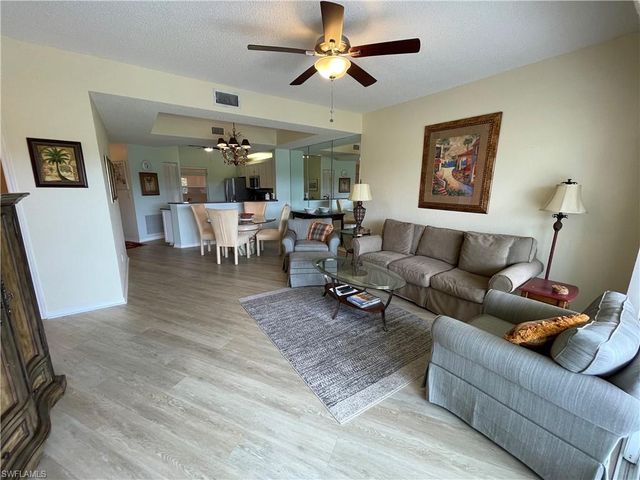 1070 Woodshire LN E204, Naples, FL 34105