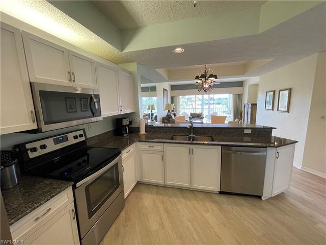 1070 Woodshire LN E204, Naples, FL 34105