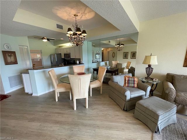 1070 Woodshire LN E204, Naples, FL 34105