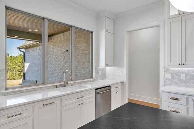 120 Ella Kate Dr, Longview, TX 75605