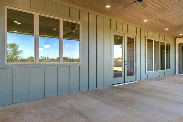 120 Ella Kate Dr, Longview, TX 75605