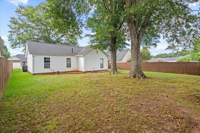 739 Running Creek Lane, Boiling Springs, SC 29316
