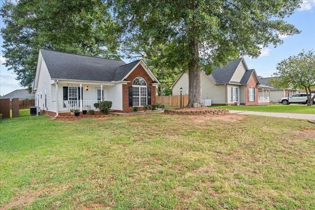 739 Running Creek Lane, Boiling Springs, SC 29316