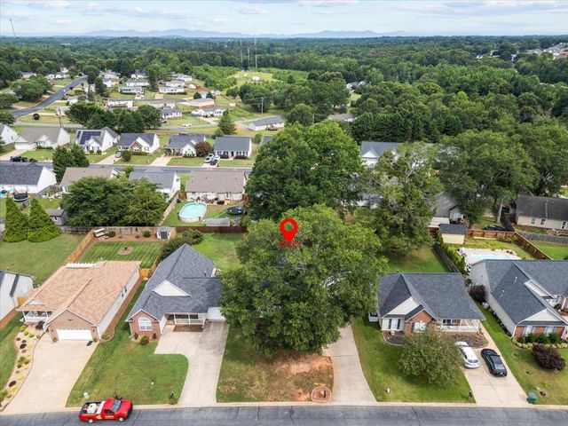 739 Running Creek Lane, Boiling Springs, SC 29316