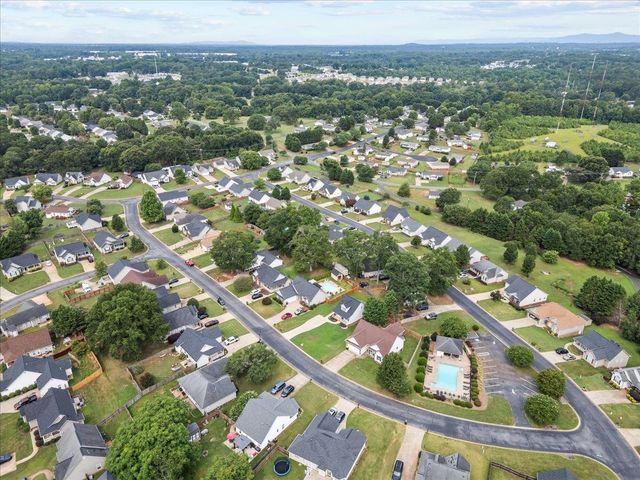 739 Running Creek Lane, Boiling Springs, SC 29316