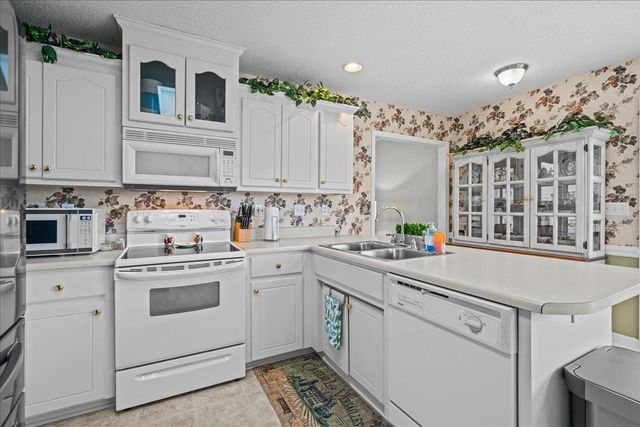 739 Running Creek Lane, Boiling Springs, SC 29316