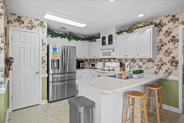 739 Running Creek Lane, Boiling Springs, SC 29316