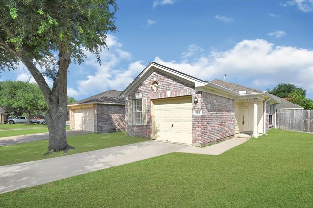 5216 Rockwood Drive, Rosenberg, TX 77471