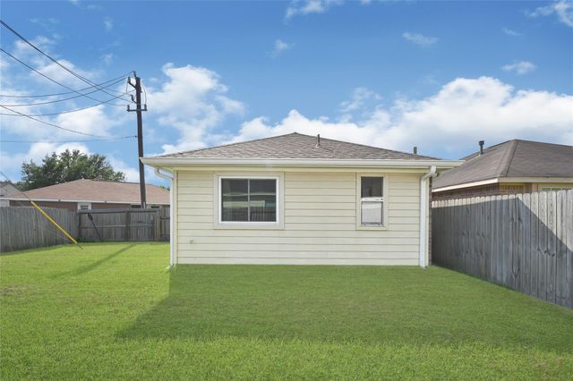 5216 Rockwood Drive, Rosenberg, TX 77471