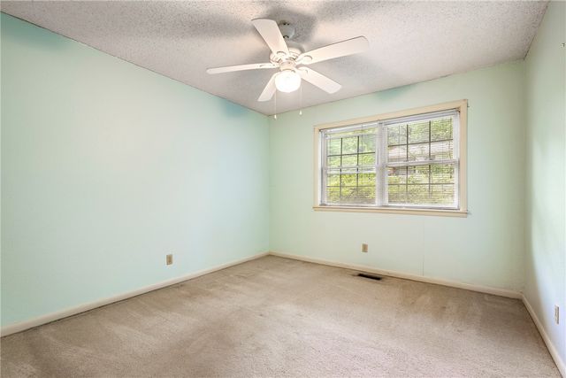 755 N Cedarwood Avenue, Fayetteville, AR 72701