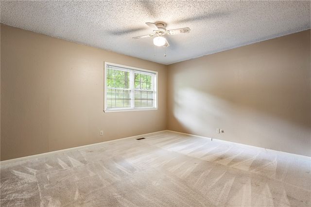 755 N Cedarwood Avenue, Fayetteville, AR 72701